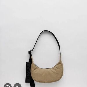 BAGGU: Dark Khaki Mini Crescent Bag🐻
